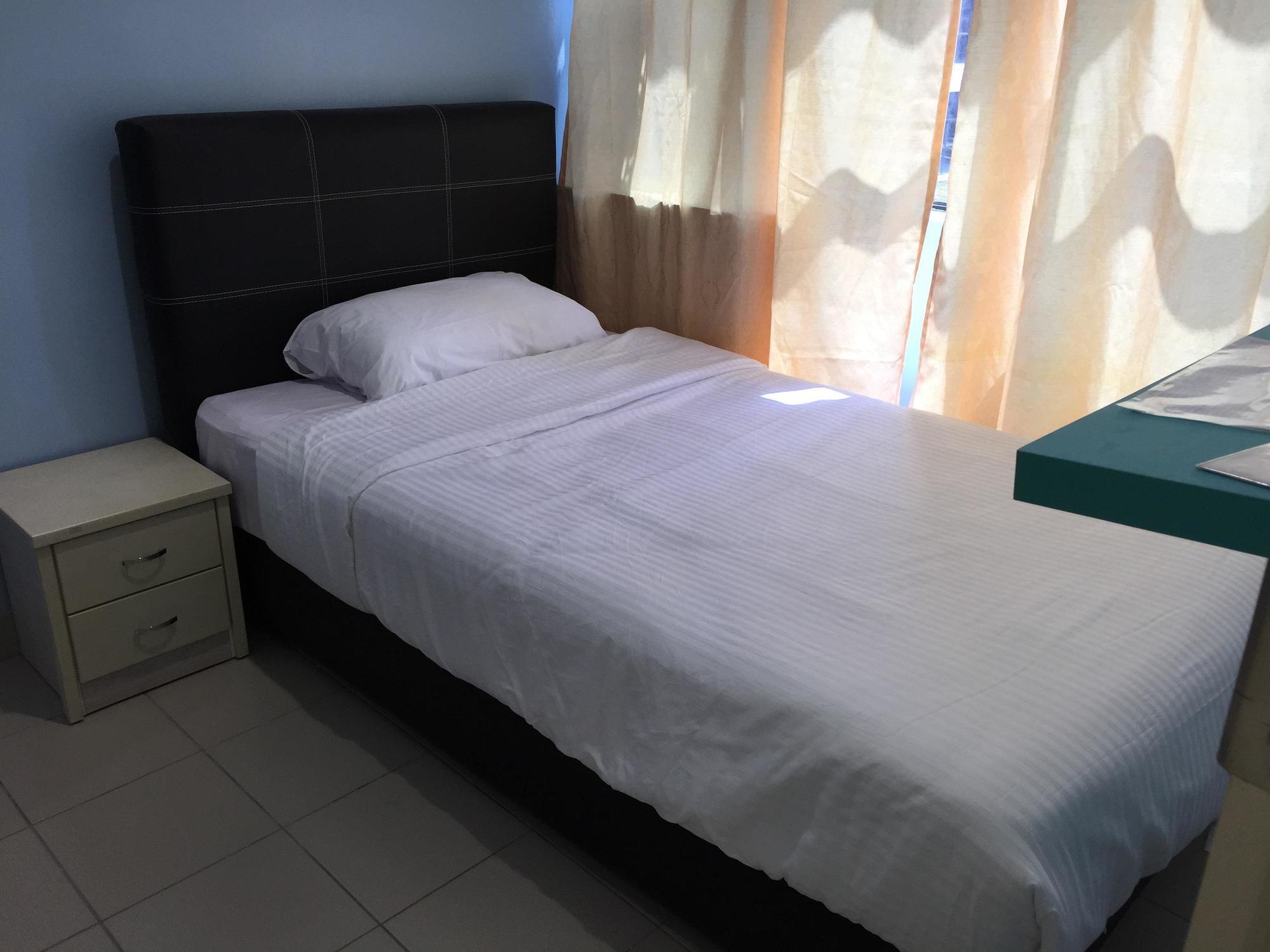 Miri Budget Inn מראה חיצוני תמונה