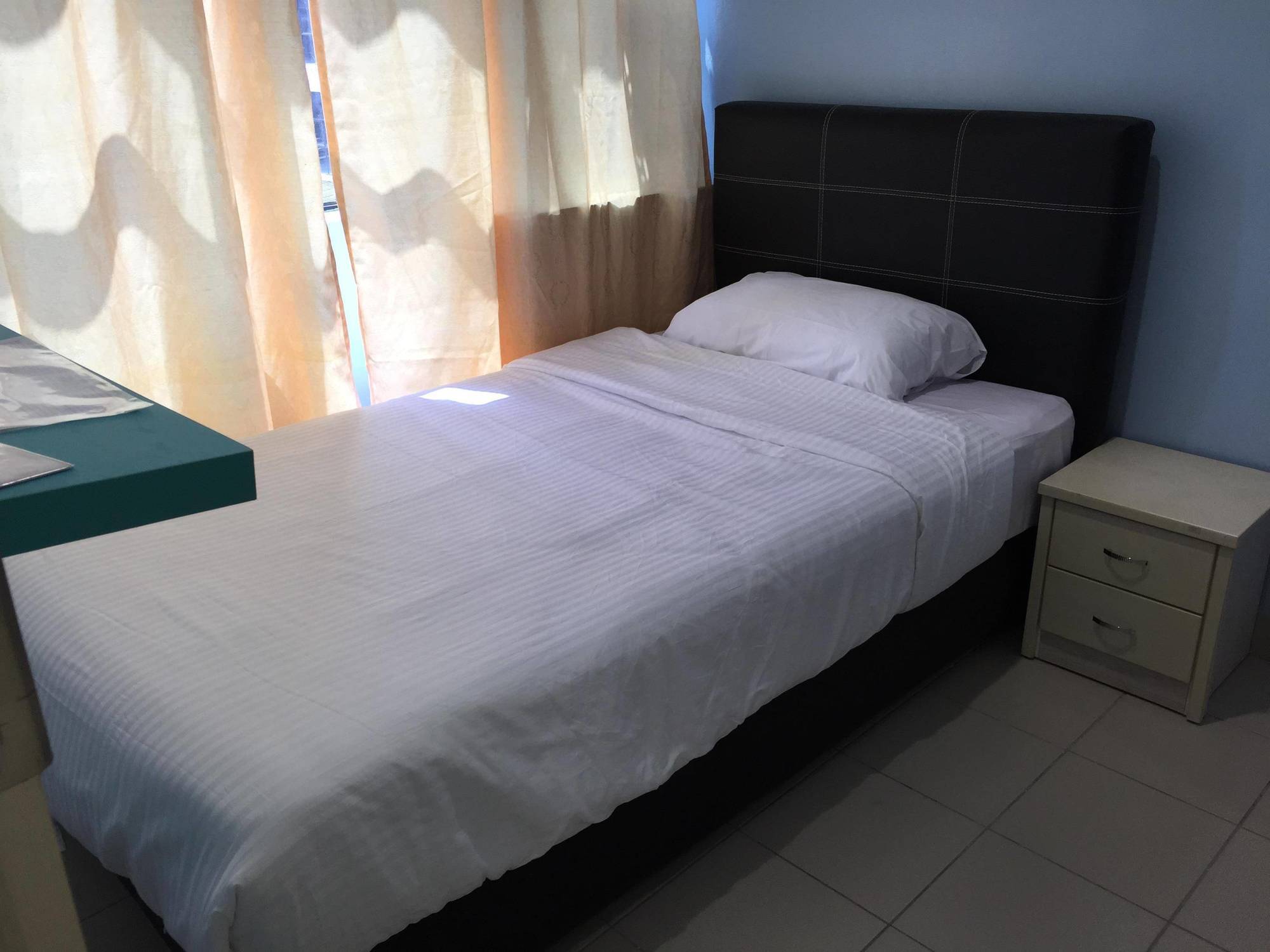 Miri Budget Inn מראה חיצוני תמונה