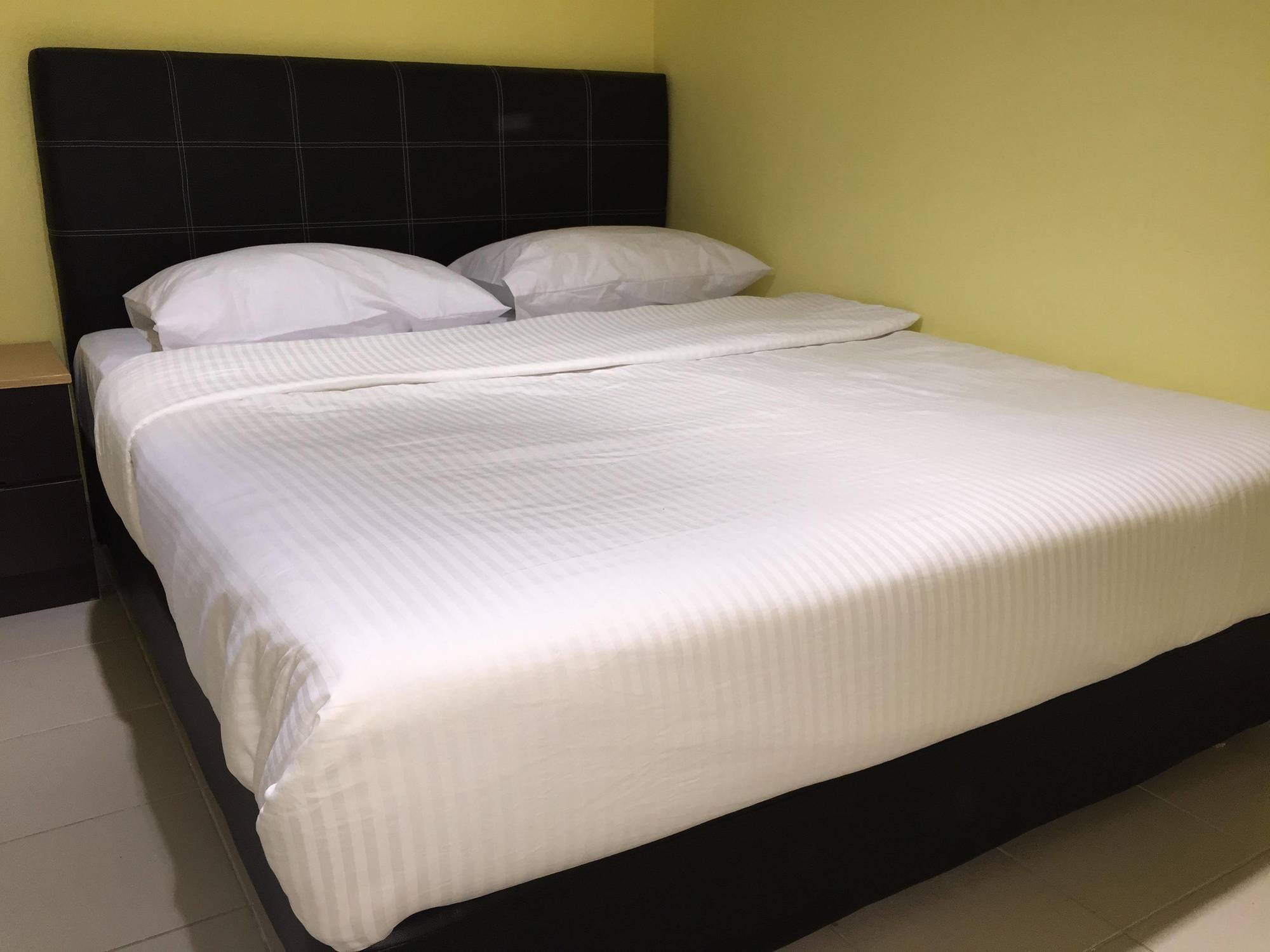 Miri Budget Inn מראה חיצוני תמונה